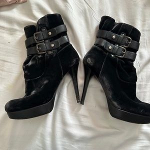 STUART WEITZMAN BLACK VELVET PLATFORM STILETTO BOOTS SZ 7